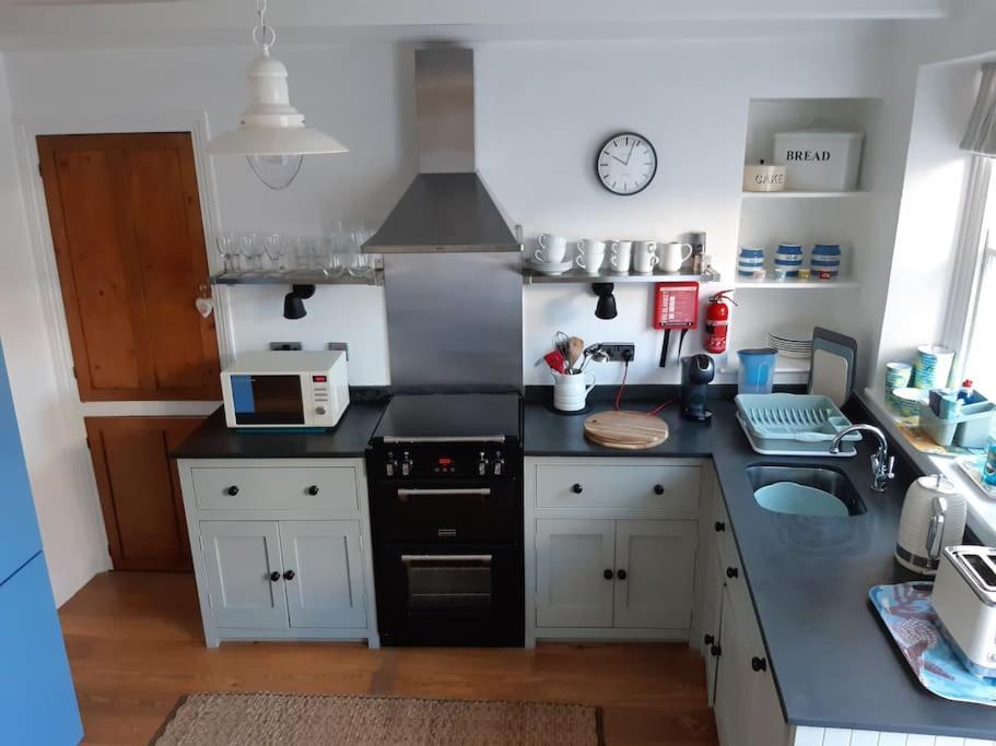 Corvus - Beautiful Cottage Half A Mile From Mousehole Penzance Bagian luar foto